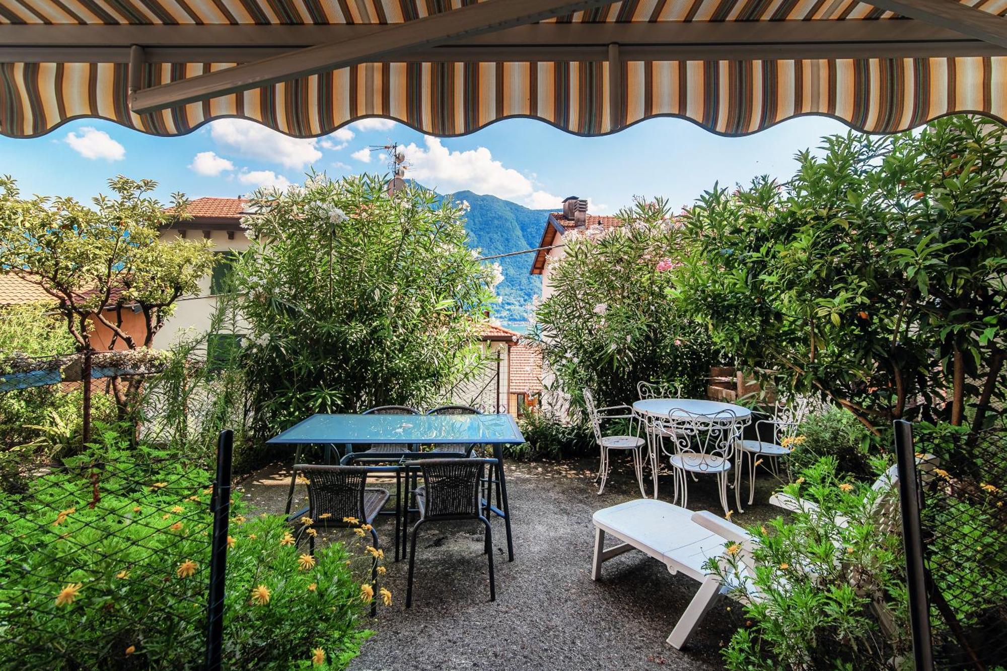 Delizioso Bilocale Vista Lago Colonno Buitenkant foto