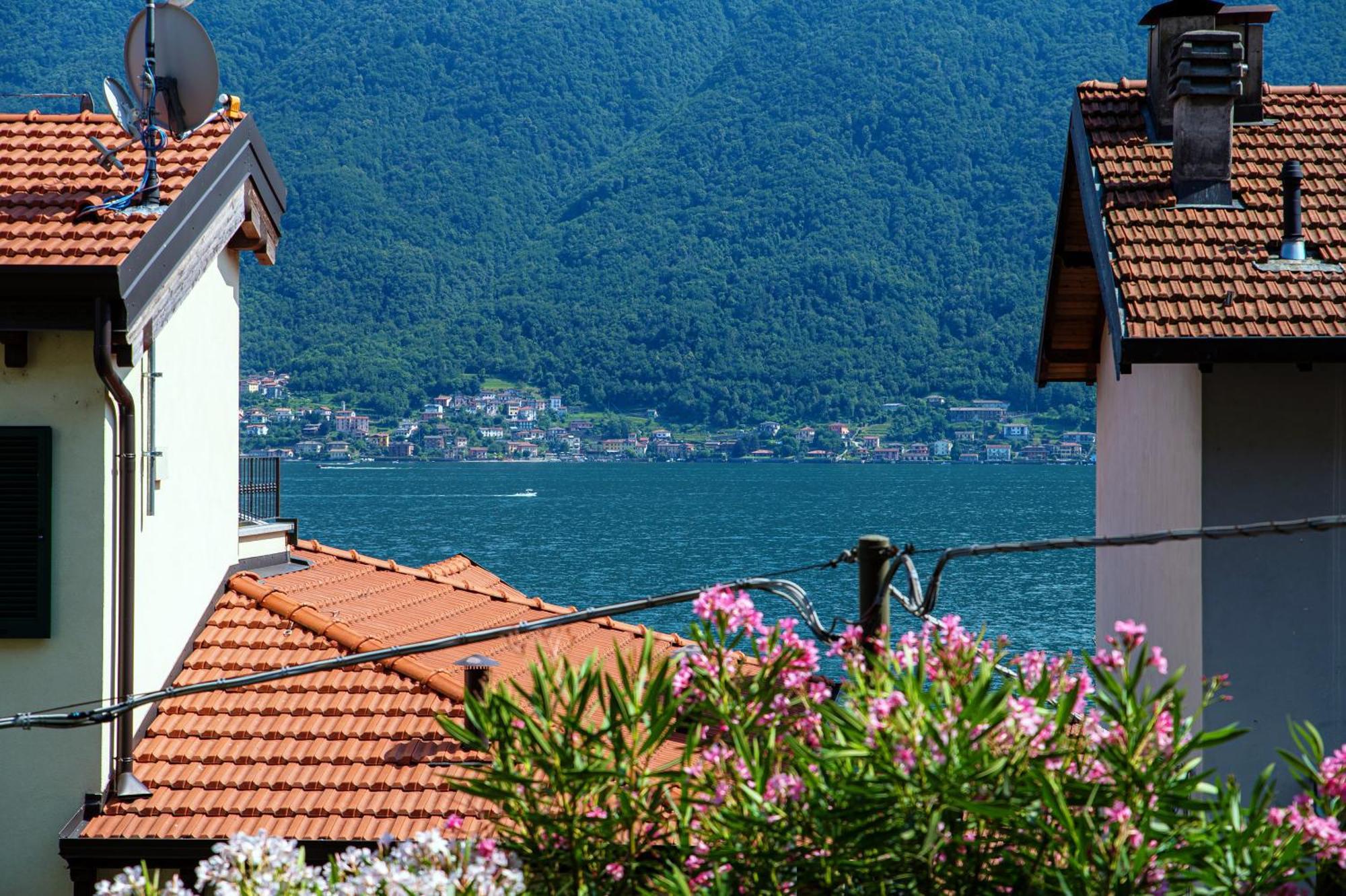 Delizioso Bilocale Vista Lago Colonno Buitenkant foto