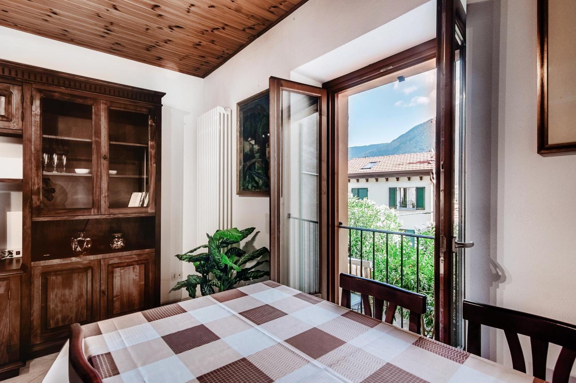 Delizioso Bilocale Vista Lago Colonno Buitenkant foto